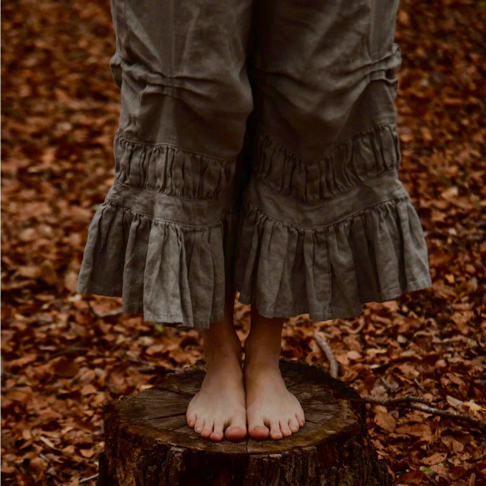 Heart’s Desire Linen Cropped Pants - Picture 1 of 7
